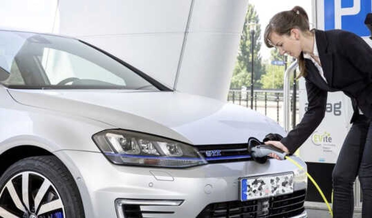 Almanya\'da Elektrikli Şirket Araçlarına Vergi İndirimi Geliyor