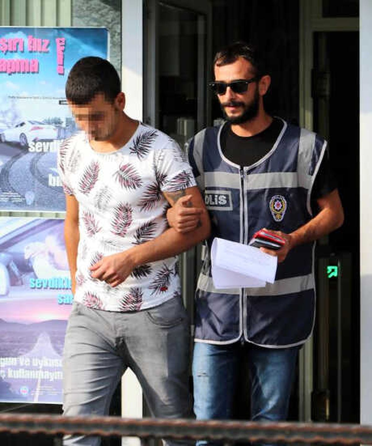 Asker Uğurlama Konvoyunda Trafiği Kapatan 3 Sürücüye Gözaltı