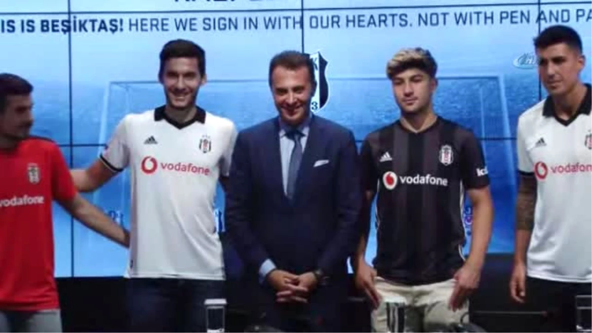Beşiktaş\'ta Yeni Transferler İmzaları Attı -1-