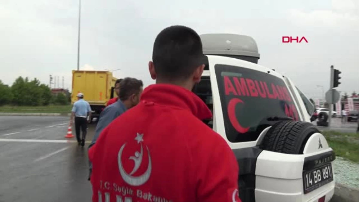 Bolu Ambulansla, Kamyonet Çarpıştı 6 Yaralı
