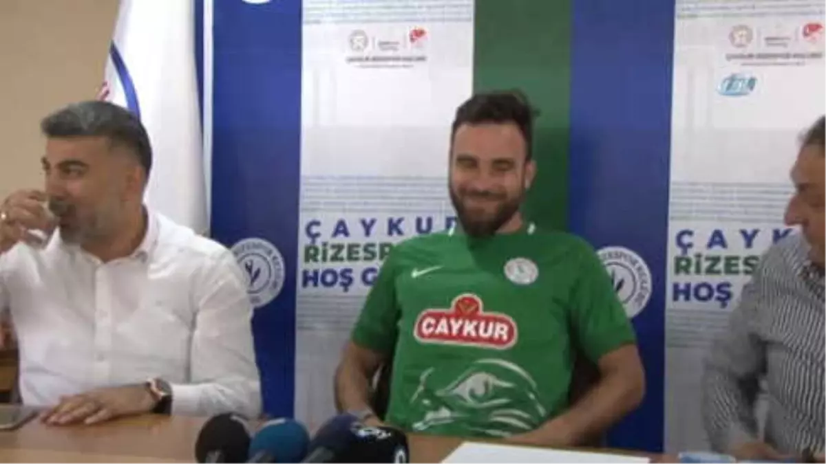 Çaykur Rizespor\'da Aminu Umar ve Musa Çağıran İmzayı Attı