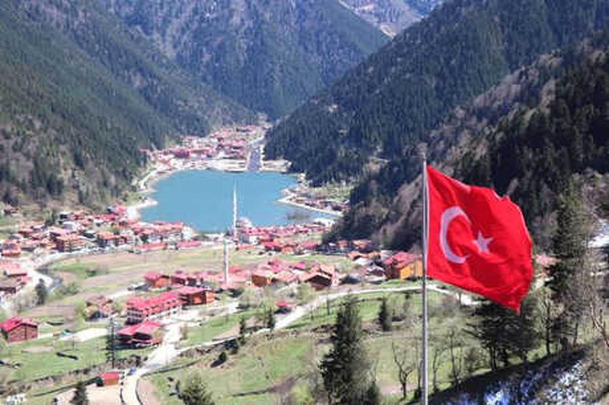 Doğu Karadeniz\'de Turizmciler, 9 Günlük Tatile Sevindi