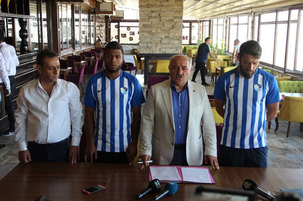 Egemen Korkmaz ve Auremir B.b. Erzurumspor\'da