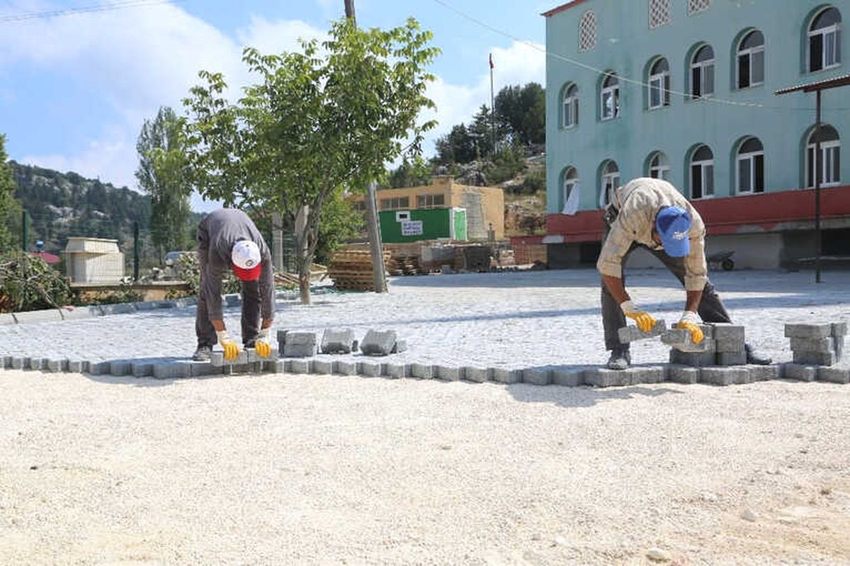 Erdemli Belediyesi\'nin İbadethane Hizmetleri Sürüyor