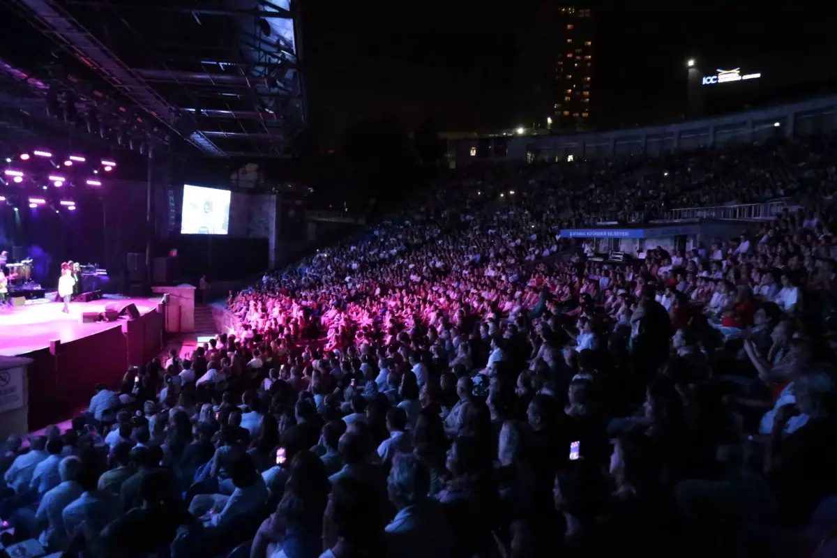 Erol Evgin\'den Muhteşem Konser