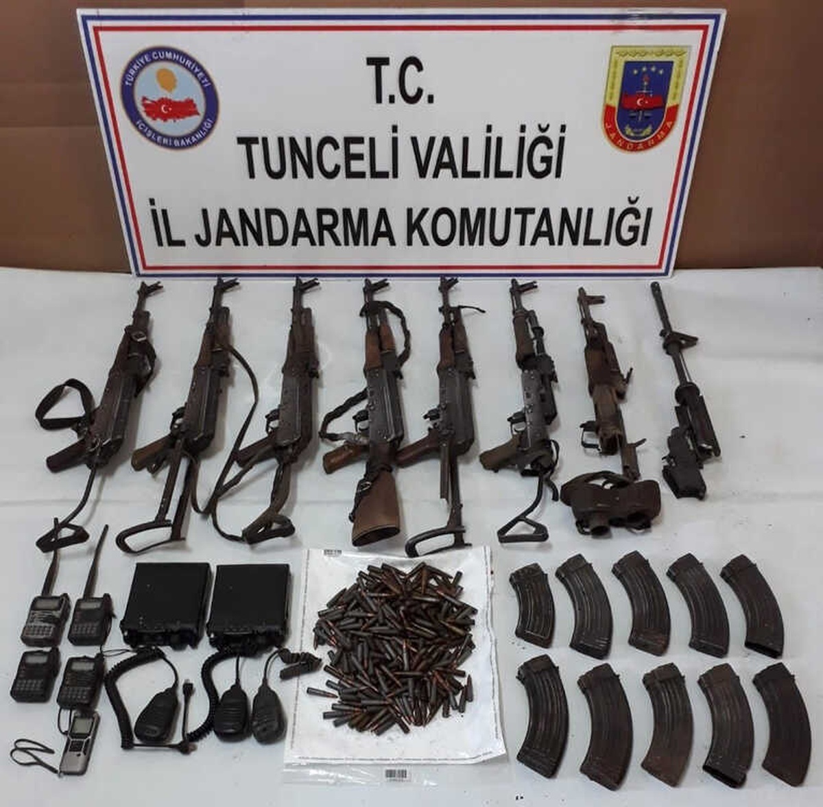 Etkisiz Hale Getirilen 10 Teröristten Çok Sayıda Silah ve Mühimmat Ele Geçirildi
