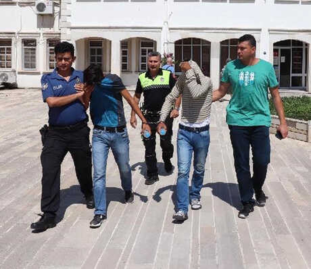 Foça\'da Bisiklet ve Motosiklet Hırsızlığına 5 Tutuklama