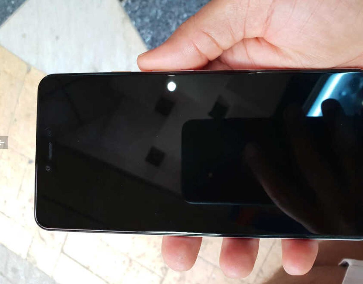 Google Pixel 3 Xl Sızıntısı Beyaz Gövde ve Tek Arka Kamera Gösteriyor