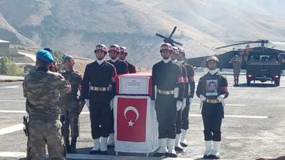 Hakkari\'de Şehit Anne ile Bebeği İçin Tören