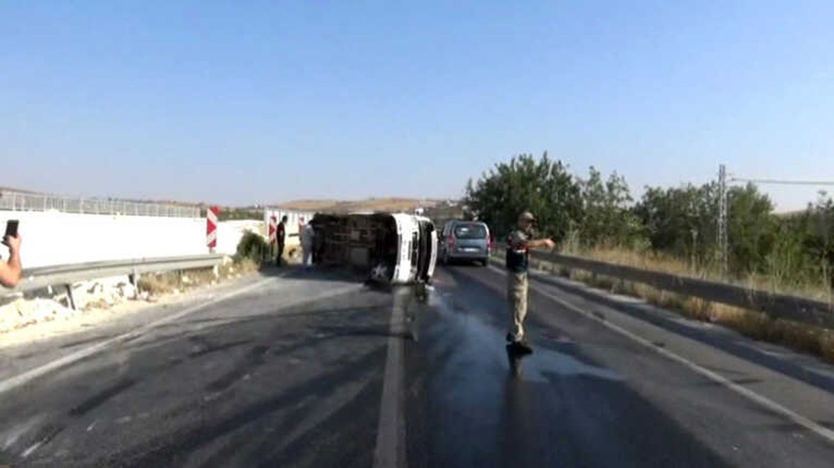İşçi Servisi Yan Yattı: 17 Yaralı