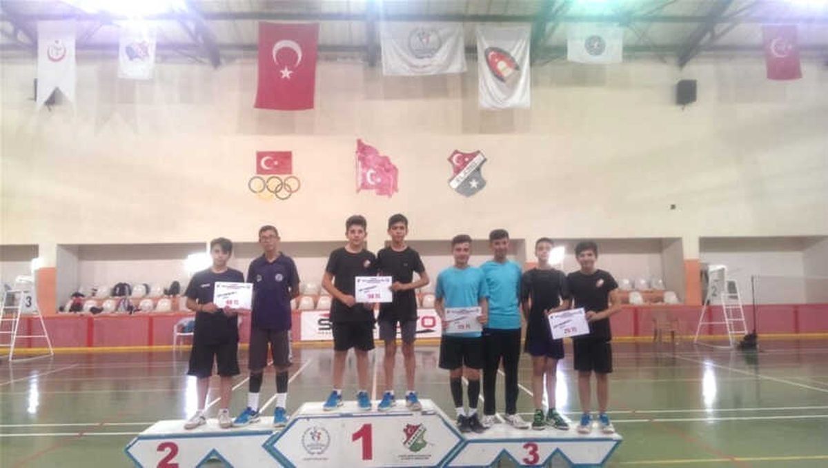 Malatyalı Badmintoncular Elazığ\'da Dereceyle Döndü