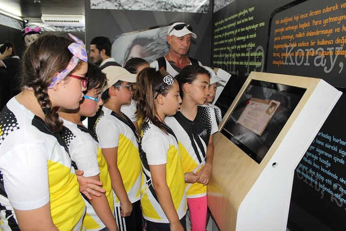 Narkotik Tırda Uyuşturucuya Karşı Vatandaşlar Bilinçlendiriliyor