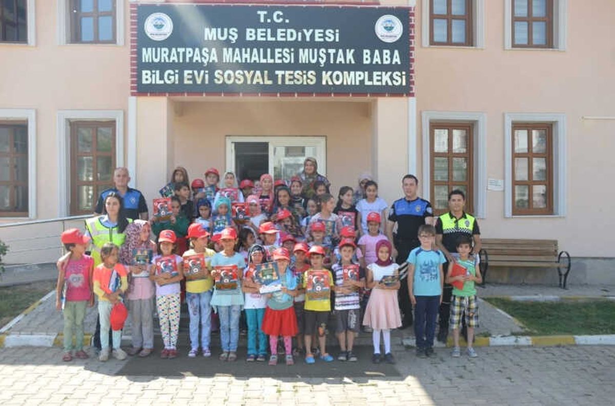 Polislerden Çocuklara Eğitim