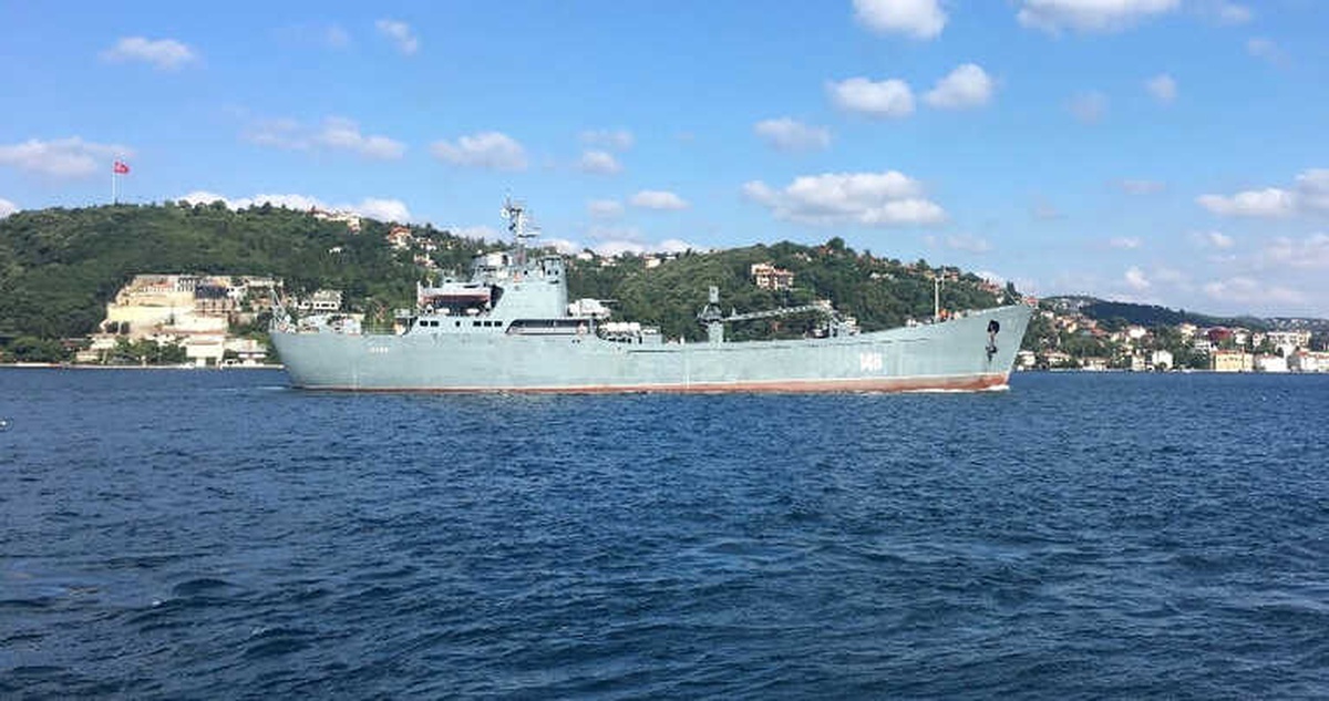 Rus Savaş Gemisi İstanbul Boğazı\'ndan Geçti