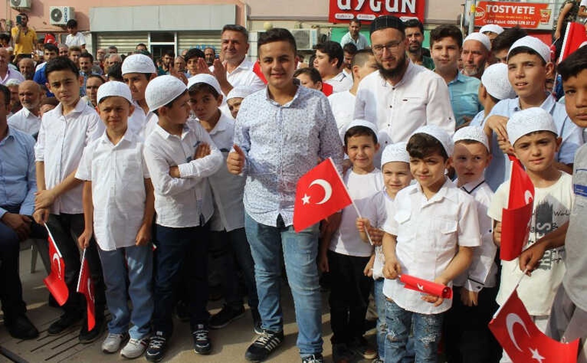 Sabah Namazına Gelen Çocuklara Bisiklet Hediye Ettiler