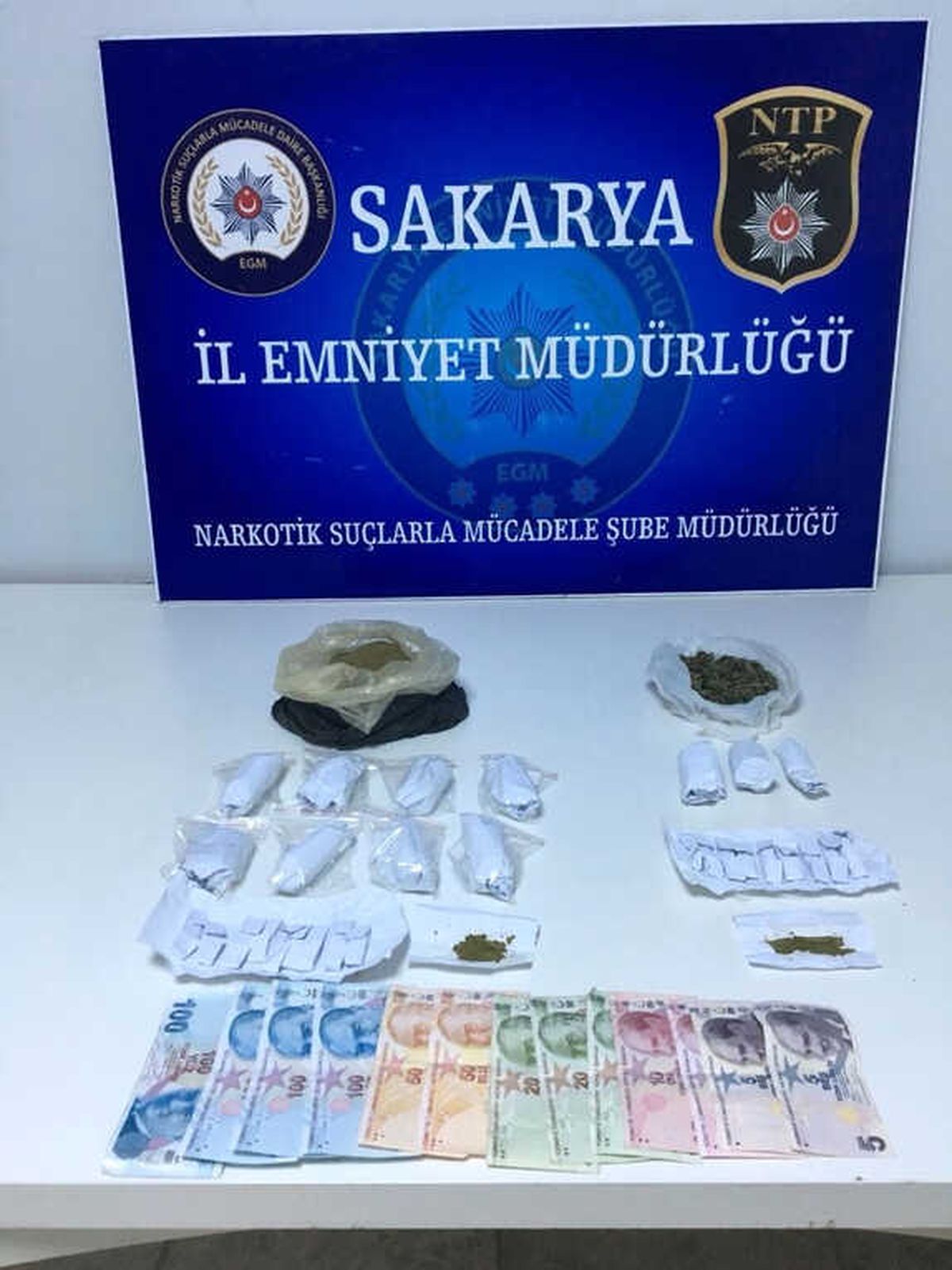 Sakarya\'da Uyuşturucu Operasyonunda 3 Tutuklama