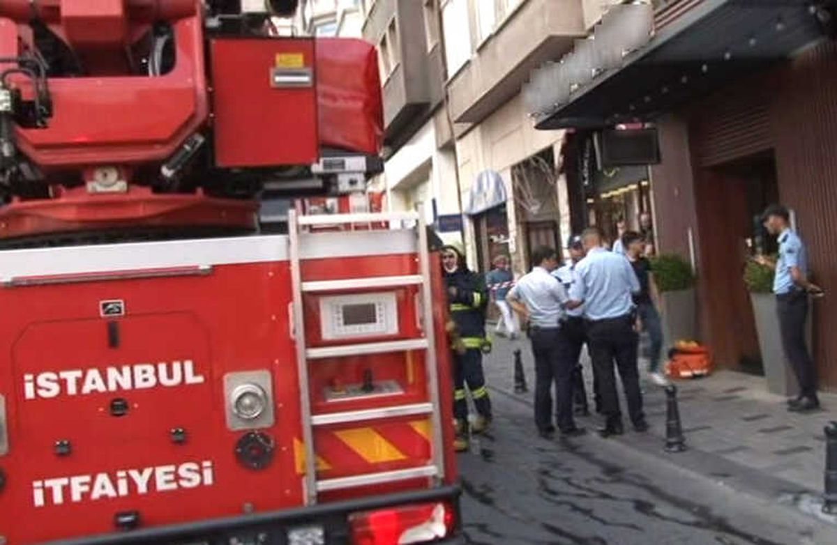 Taksim\'de Otel Yangını Korkuttu