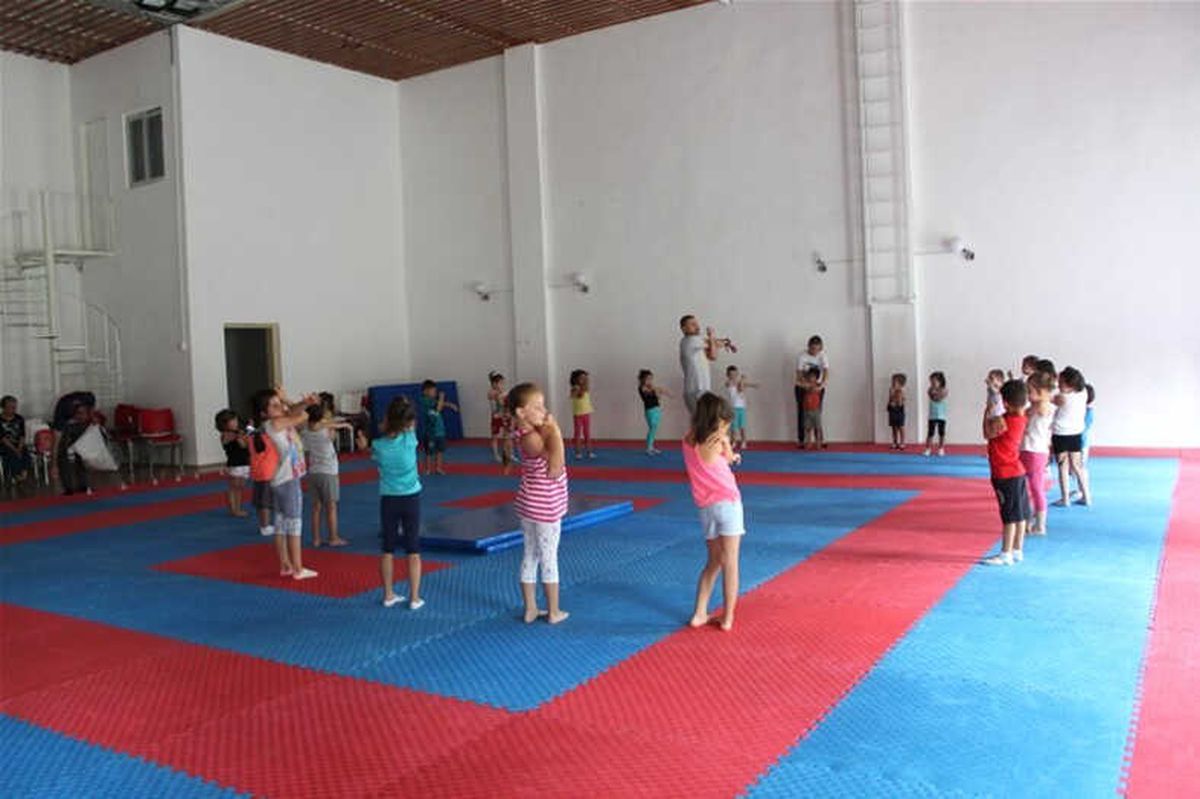Tekirdağlı Öğrenciler Tatillerini Cimnastik Yaz Okulunda Geçiriyor