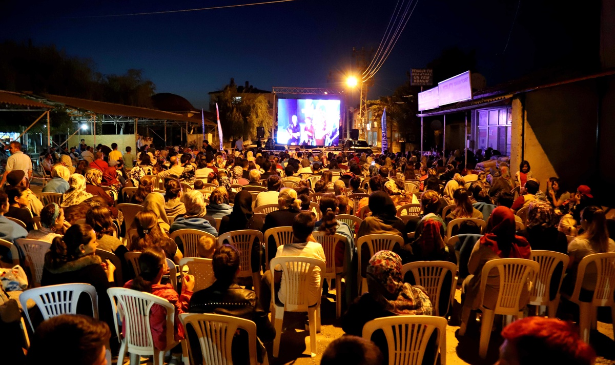 Açık Hava Sinema Gecesi\'ne Mahmudiyelilerden Büyük İlgi