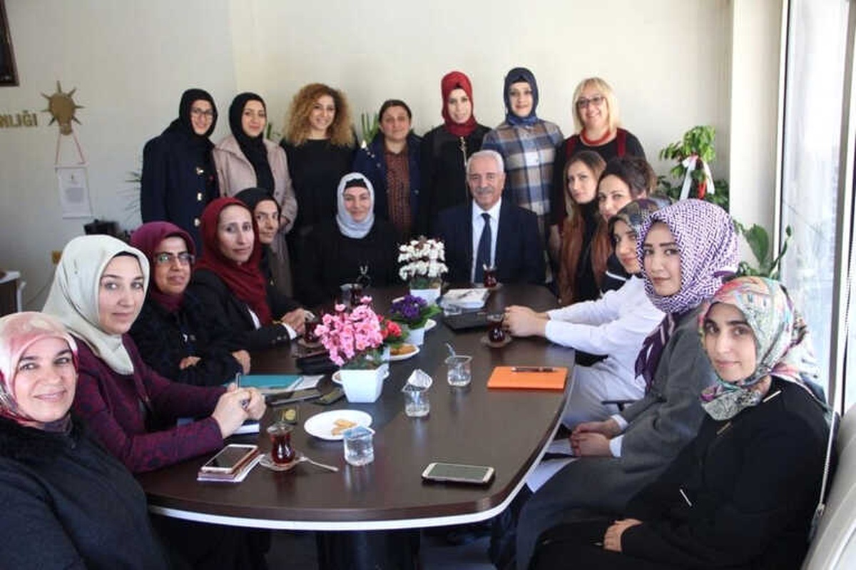 AK Parti Genel Merkez Kadın Kolları Kongresine Mardin\'den 100 Kişilik Ekip