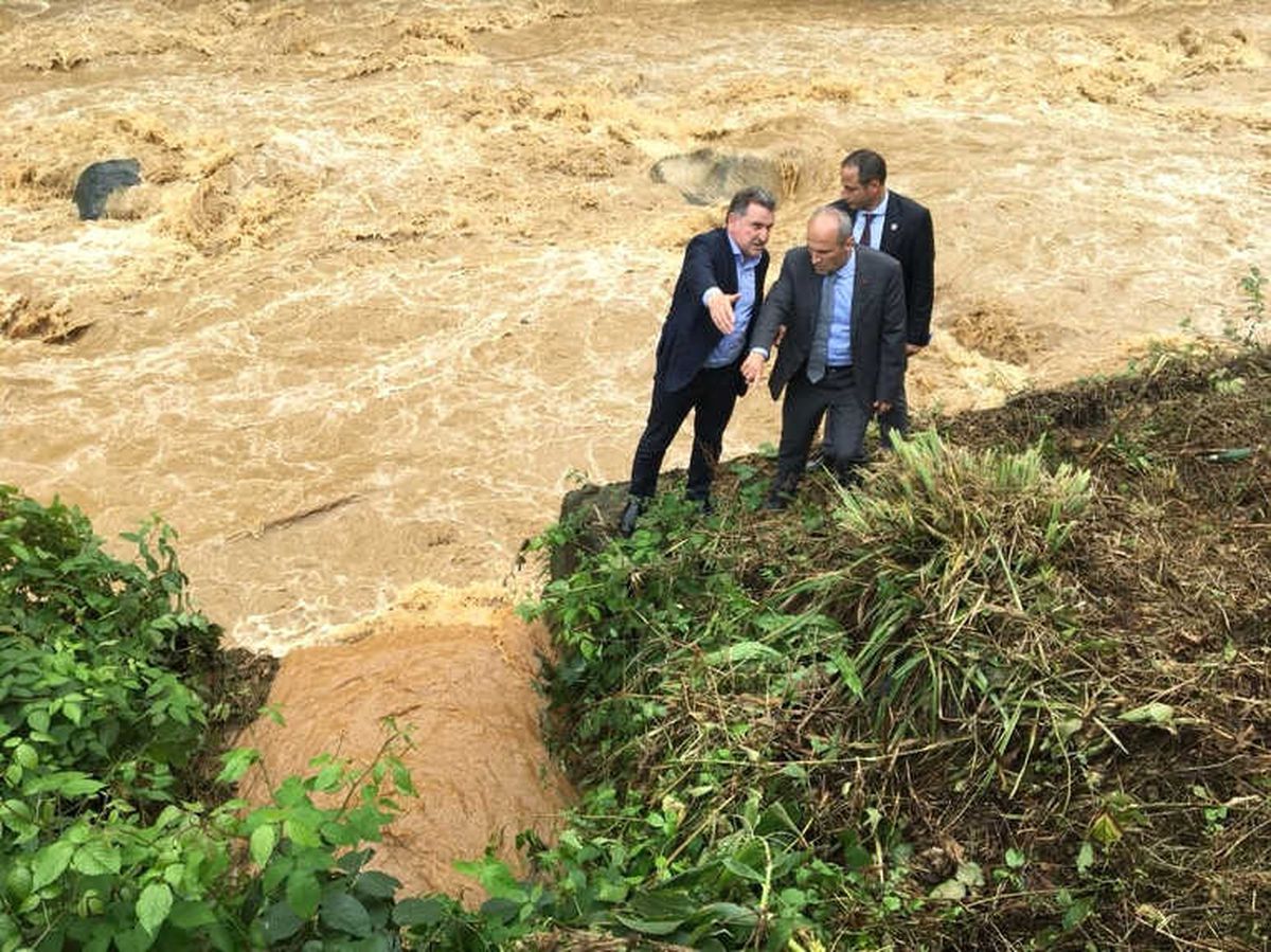 Bakan Turhan Sel Bölgesinde İncelemelerini Sürdürüyor