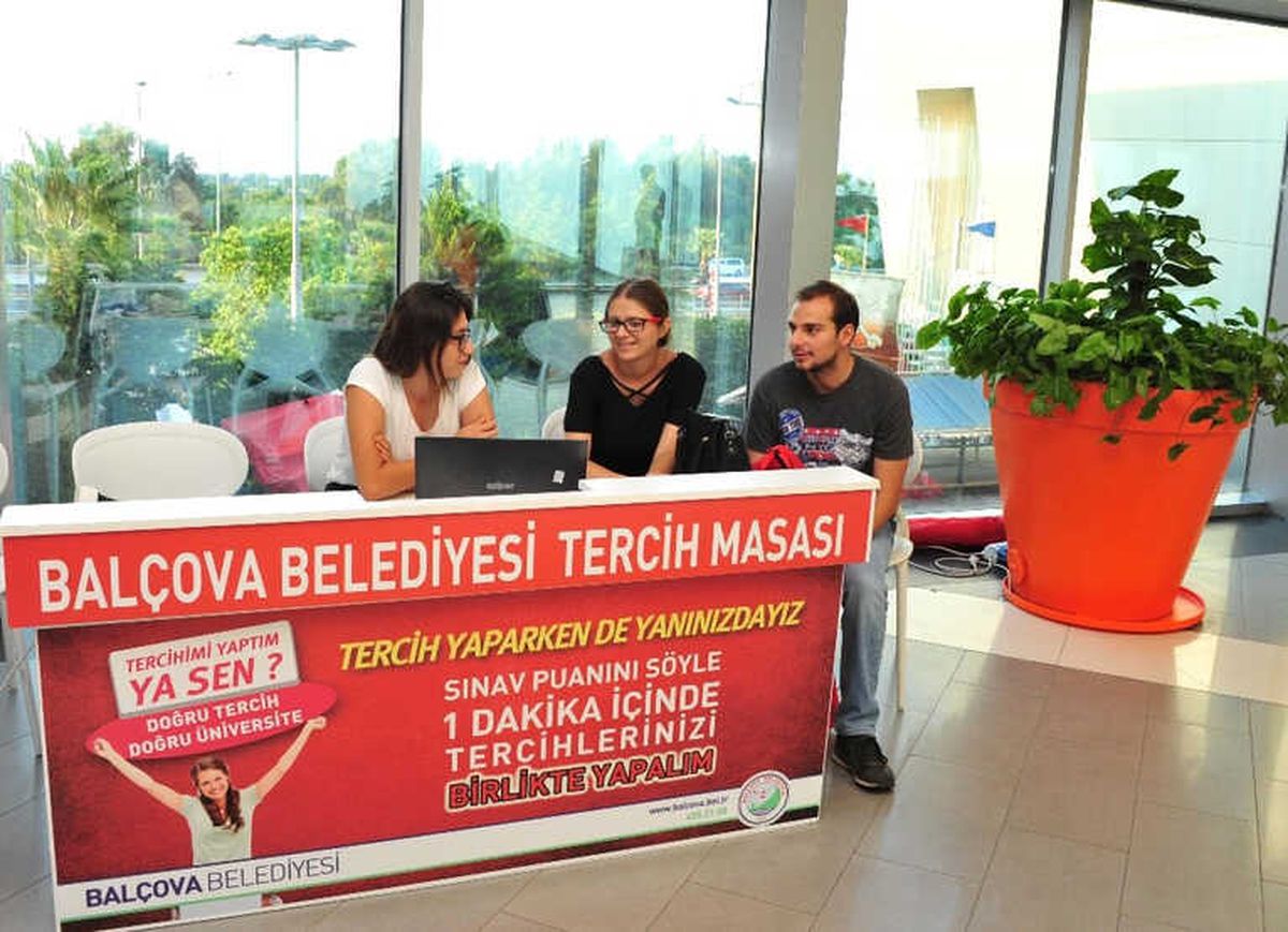 Balçova\'da Gençlere Yks Desteği