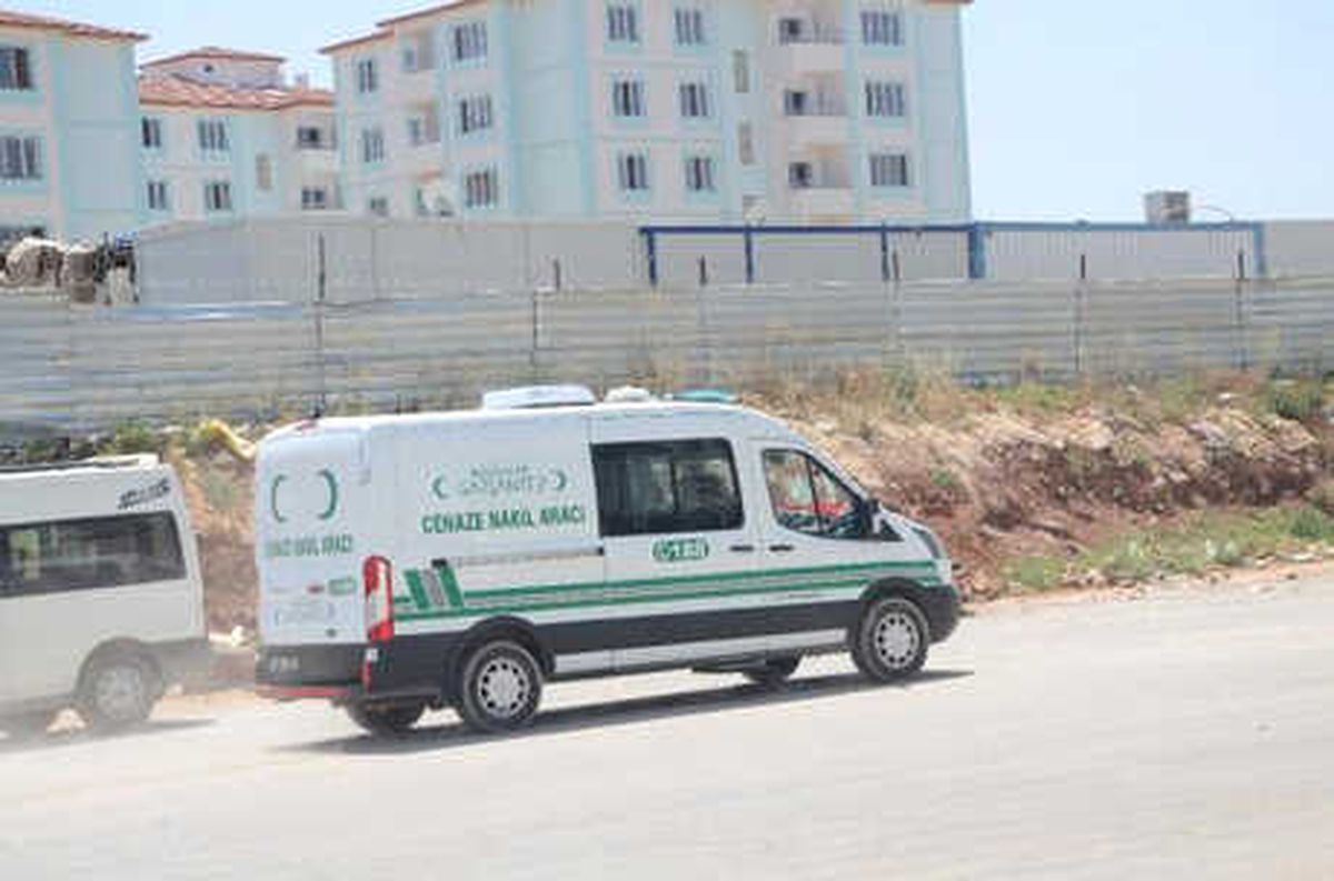 Başına Vinçten Kopan Demir Düşen İşçi Öldü