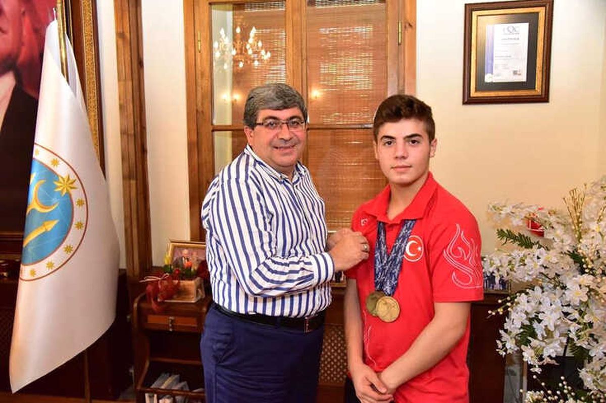 Başkan Can, Avrupa 3\'üncüsü Olan Sporcuyu Makamında Ağırladı