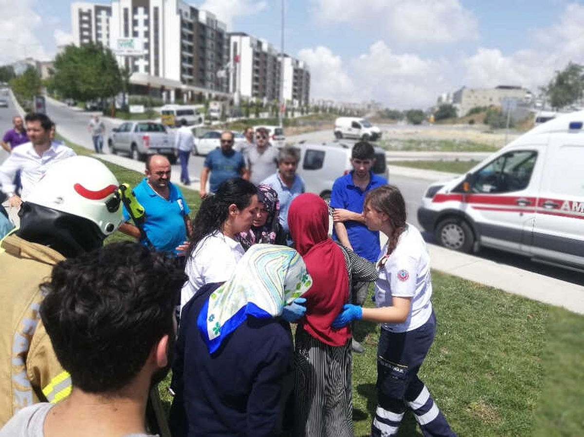 Beylikdüzü\'nde Feci Kaza: 1\'i Ağır 2 Yaralı