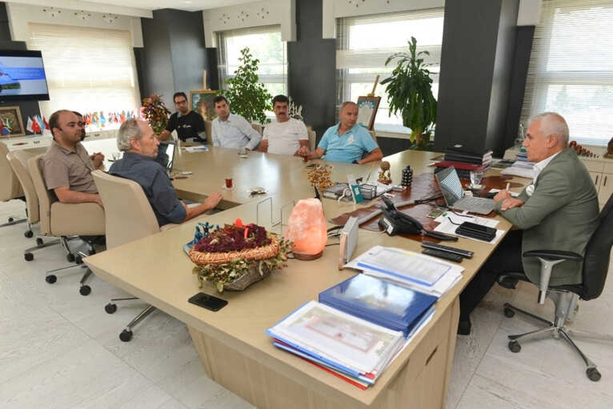 Bozbey\'in Üniversiteye Kadar Kesintisiz Bisiklet Yolu Hayali