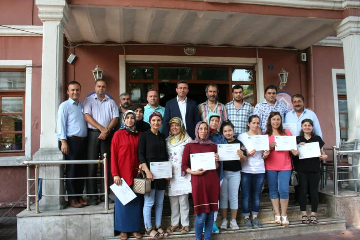 Çayemder, Girişimcilik Kursundaki Kursiyer Belgelerini Aldı