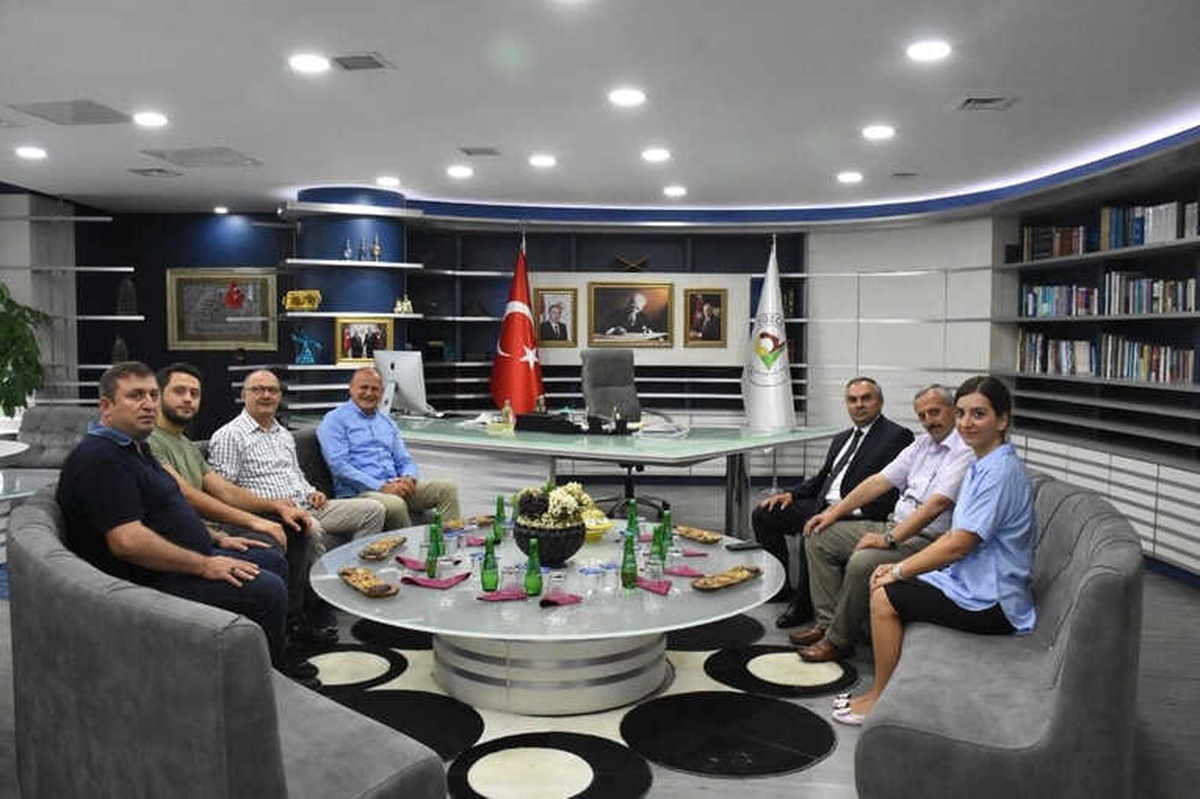 Eski Başkan Keleş\'ten Dursun Ay\'a Ziyaret