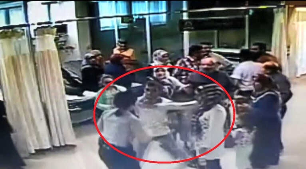Güvenlik Görevlisi Kadının Darp Edilmesi Güvenlik Kameralarına Yansıdı