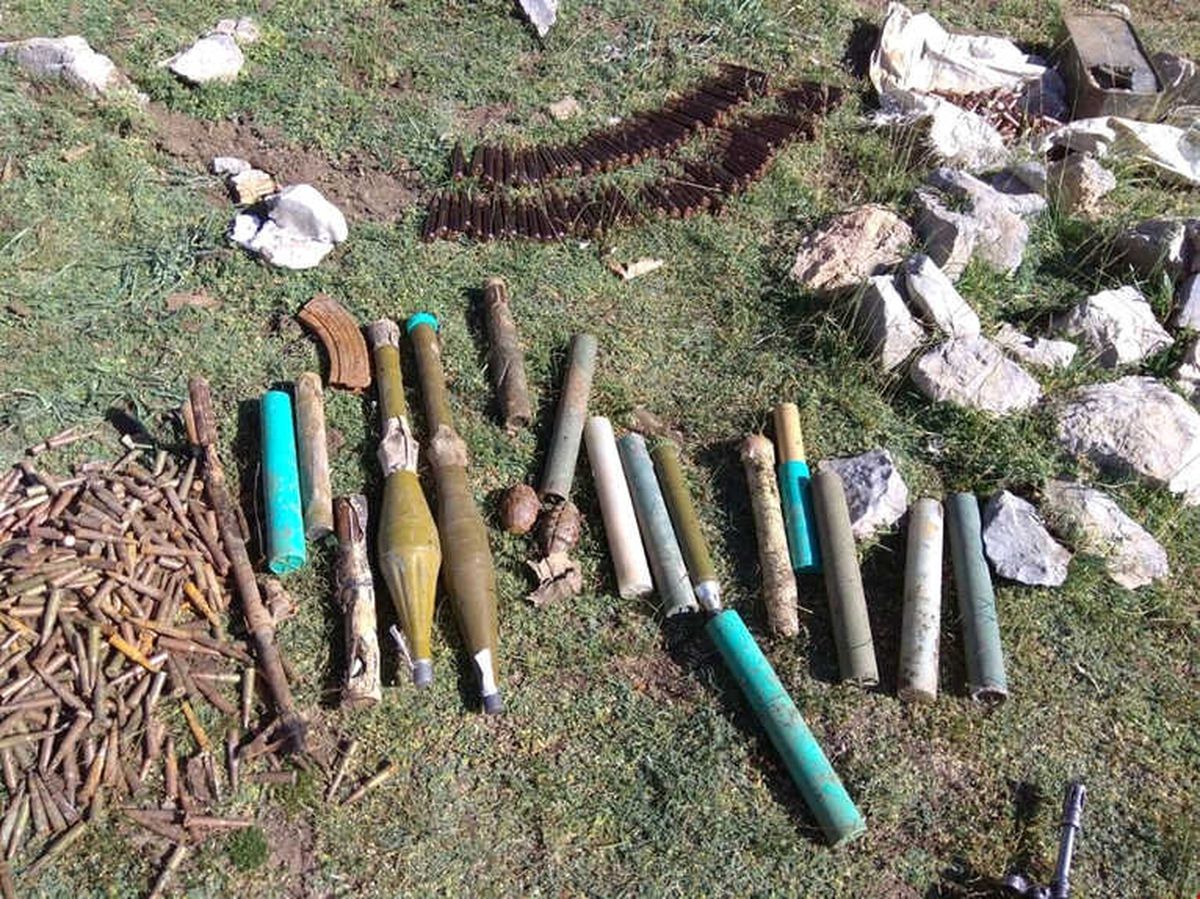 Hakkari\'de Mağarada Terör Örgütü PKK\'ya Ait Mühimmat Ele Geçirildi