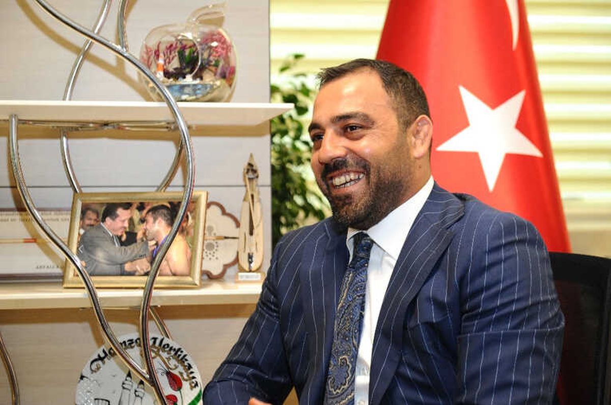 Hamza Yerlikaya\'dan Mesut Özil\'e Övgü