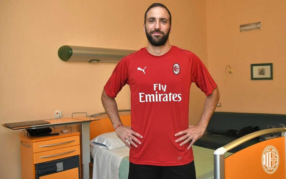 Higuain Resmen Milan\'da