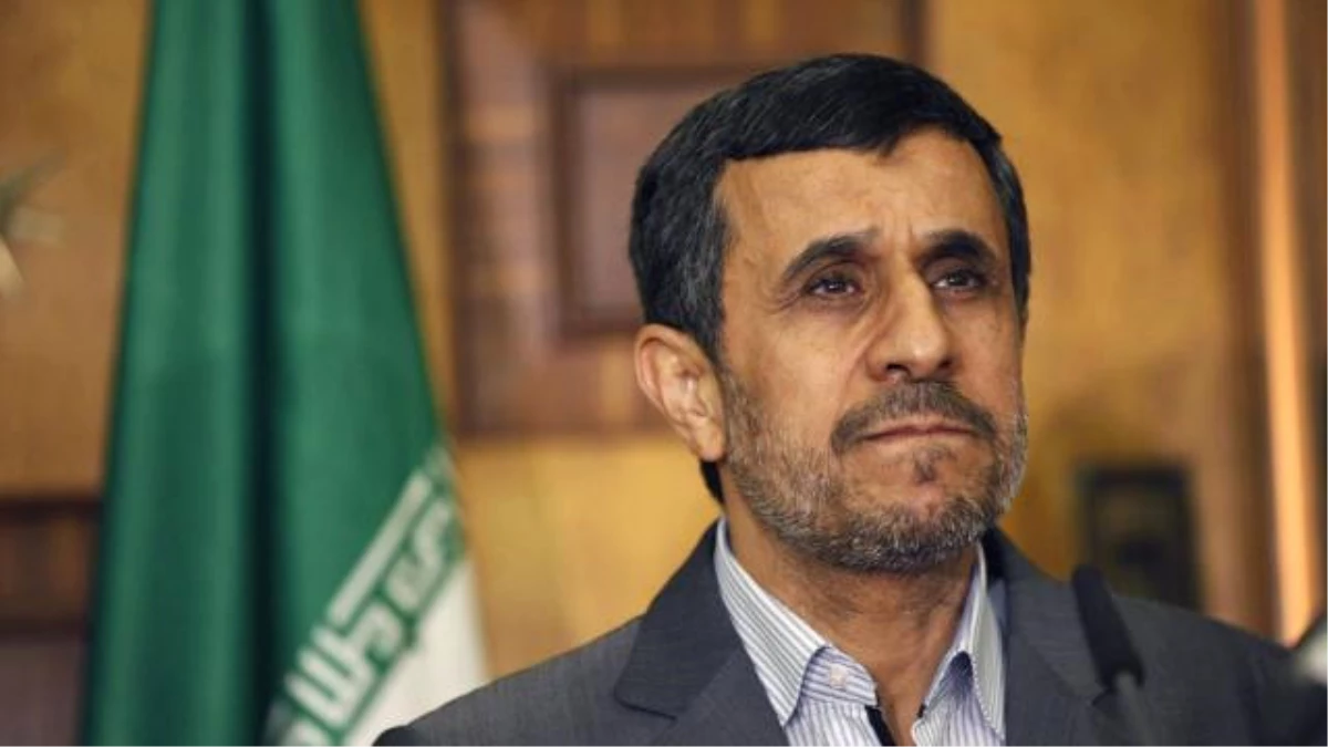 Ahmedinejad\'ın Trump\'a Yaptığı \'Yeşil Kart\' Çağrısı, İran\'da Gündem oldu