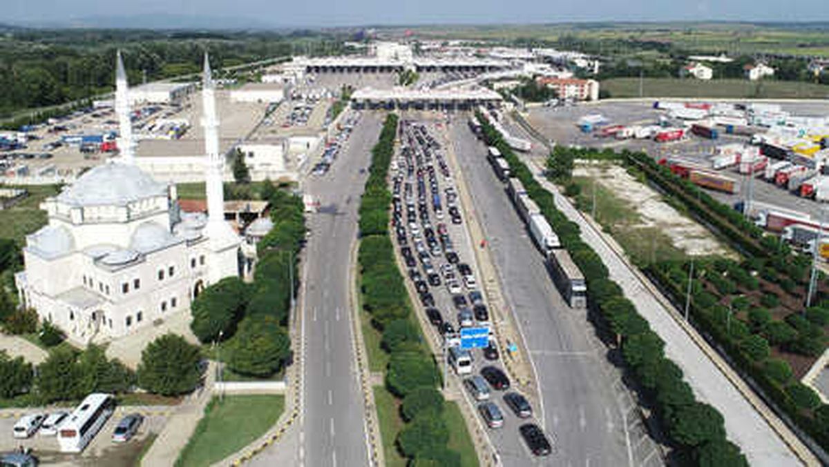 Kapıkule\'de 3 Kilometrelik Çıkış Kuyruğu