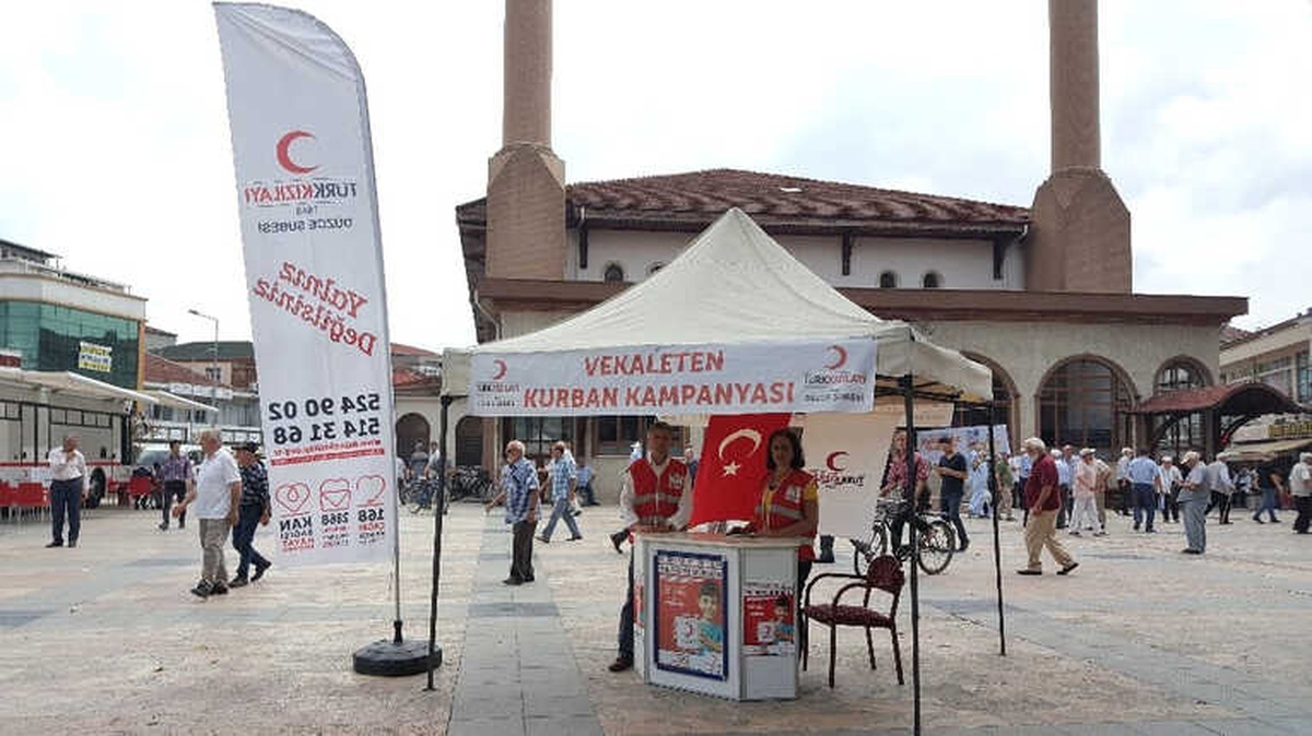 Kızılay Kurban Bağışı Standınıaçtı
