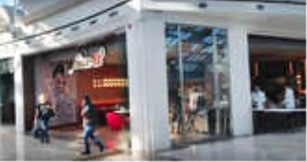 Nusr-Et\'in İstinye Park\'taki Restoranı Mühürlendi