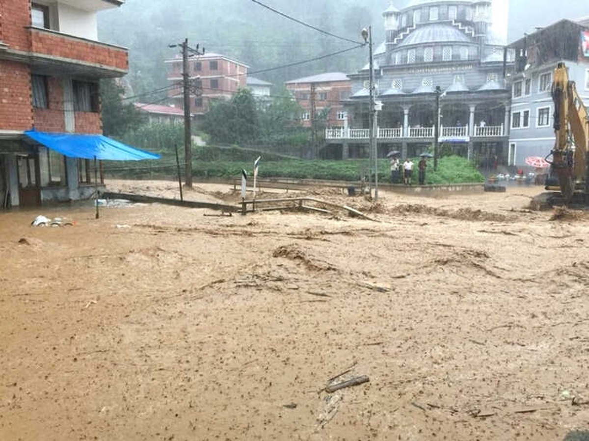 Rize Valiliği\'nden \'Sel ve Heyelan\' Açıklaması