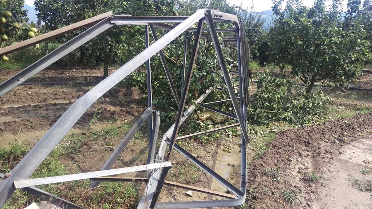 Sedaş Acil Müdahalede Bulunurken Vatandaşları Bilgilendirdi