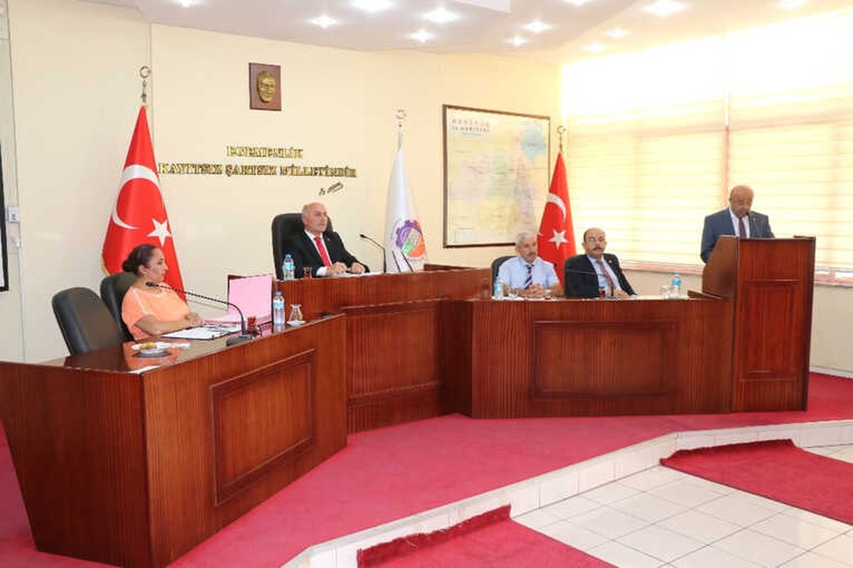 Sözen, "Milli Kaynaklarla Üretilen Beton Asfalt Sistemine Geçmemiz Gerek"