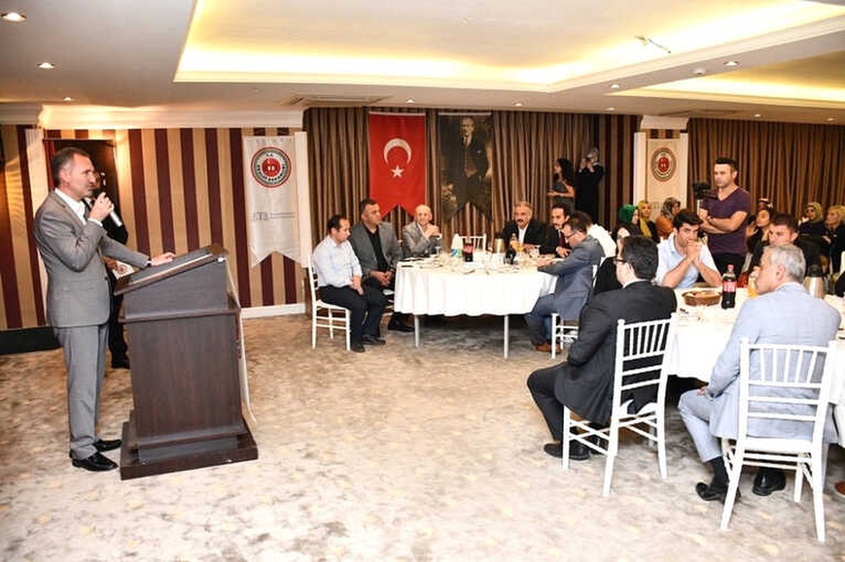 Tayini Çıkan Hakim ve Savcılara Veda Yemeği