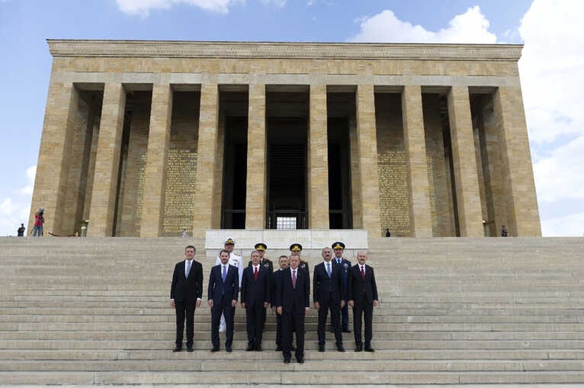 Yaş Üyeleri Anıtkabir\'i Ziyaret Etti