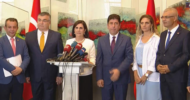 AK Partili Bülent Turan'dan CHP'deki İmza Tartışmasına Çarpıcı Yorum: Bu İşin Sonu Kayyum