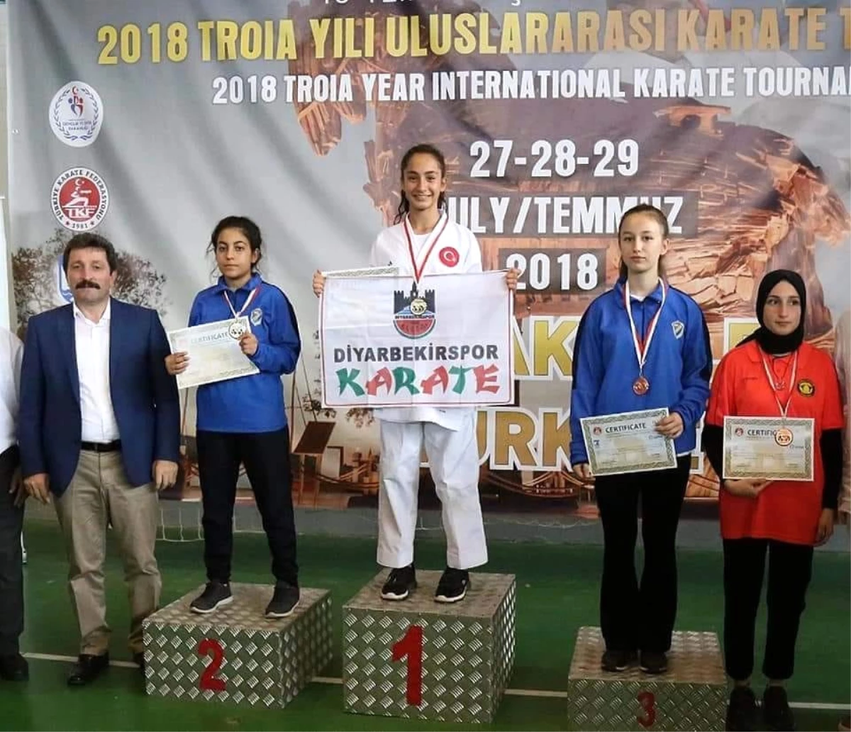 Diyarbakır Karate Takımından Büyük Başarı