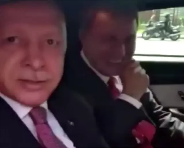 recep dede diye seslenen kucuk kiz icin konvoyunu durduran erdogan in videosu rekor kiriyor