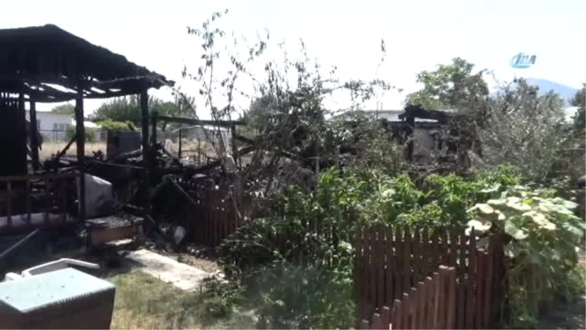 İzmir\'de Hobi Bahçesi Yandı: 1 Ölü