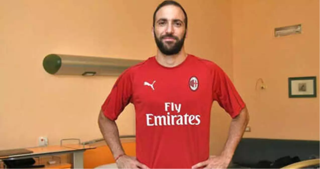 Juventus\'un Golcüsü Higuain, Resmen Milan\'da